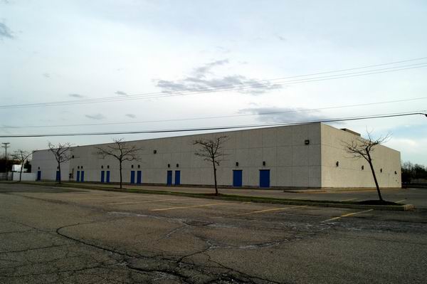 Showcase Cinemas Pontiac 6-12 - April 2003 (newer photo)